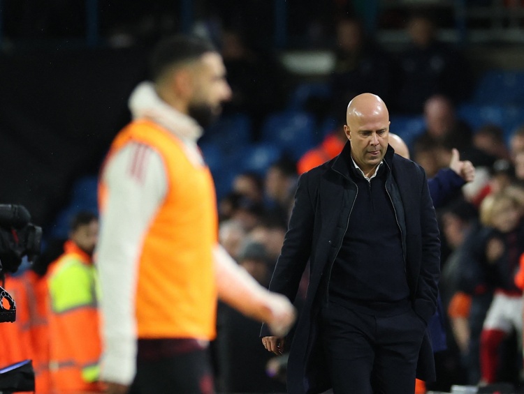 世界杯直播软件更新-弃用萨拉赫是否会内心不安？斯洛特：弃用任何人我都会不安