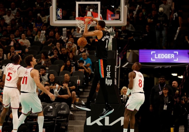 世界杯app下载-周一竞彩篮球强档：马刺战绩彪炳 伦纳德或缺席